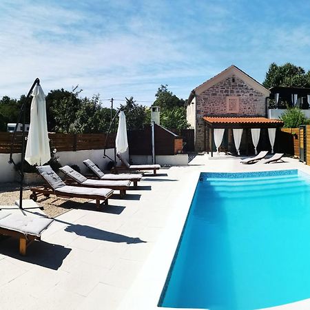 Apartments Malic Pridraga ภายนอก รูปภาพ