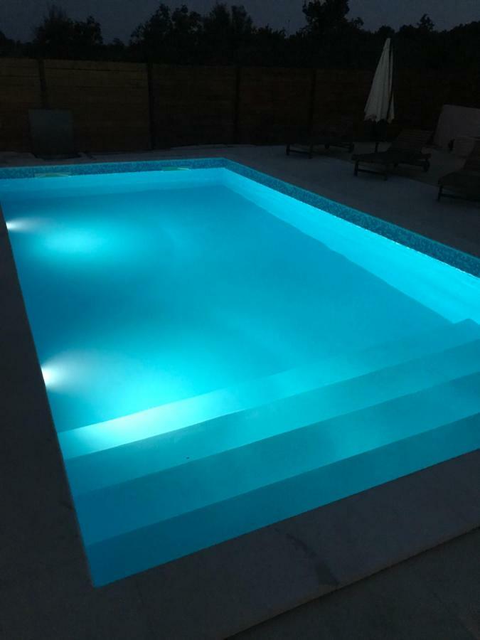 Apartments Malic Pridraga ภายนอก รูปภาพ