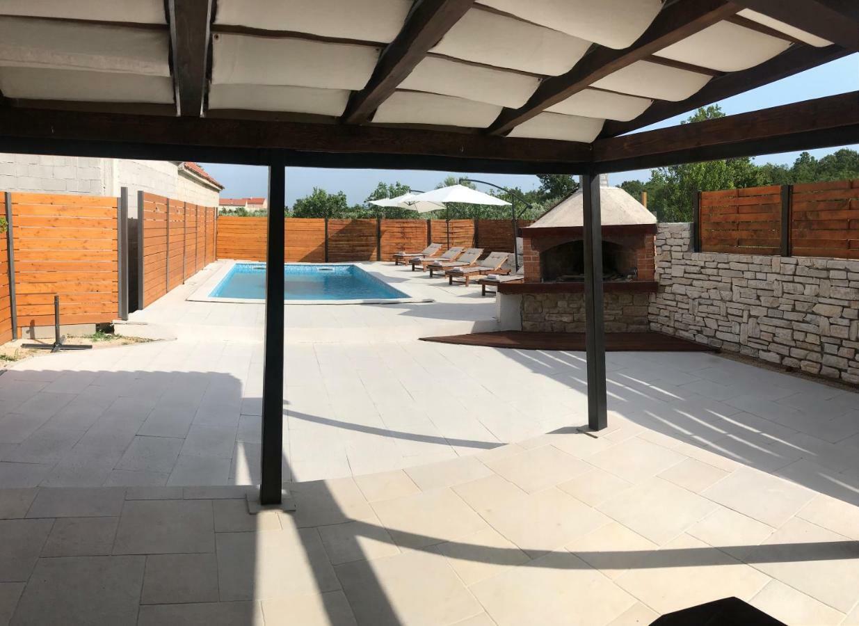 Apartments Malic Pridraga ภายนอก รูปภาพ